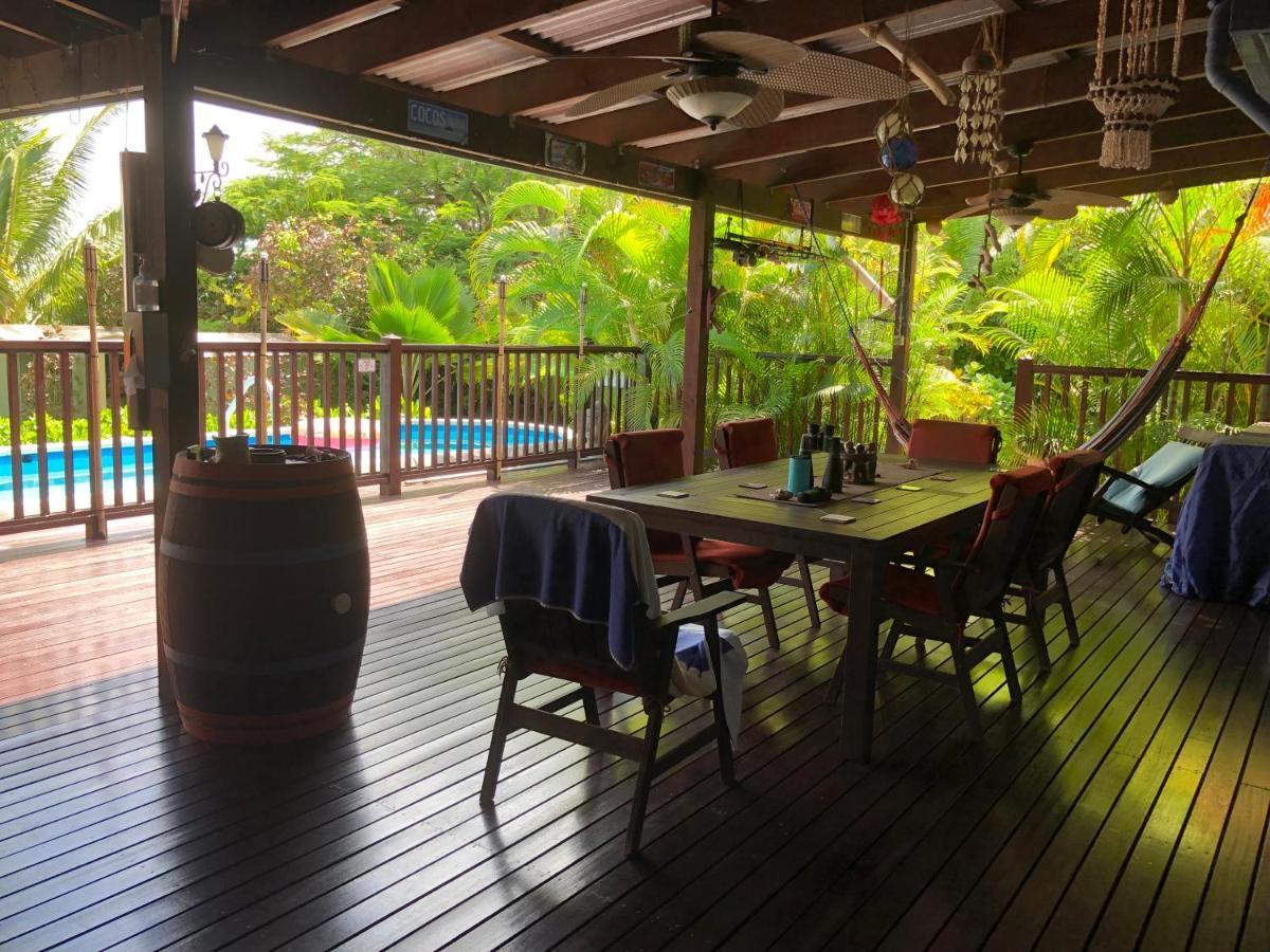 Island Time Guest Room Flying Fish Cove Esterno foto